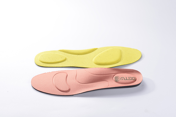 Memory foam footbed